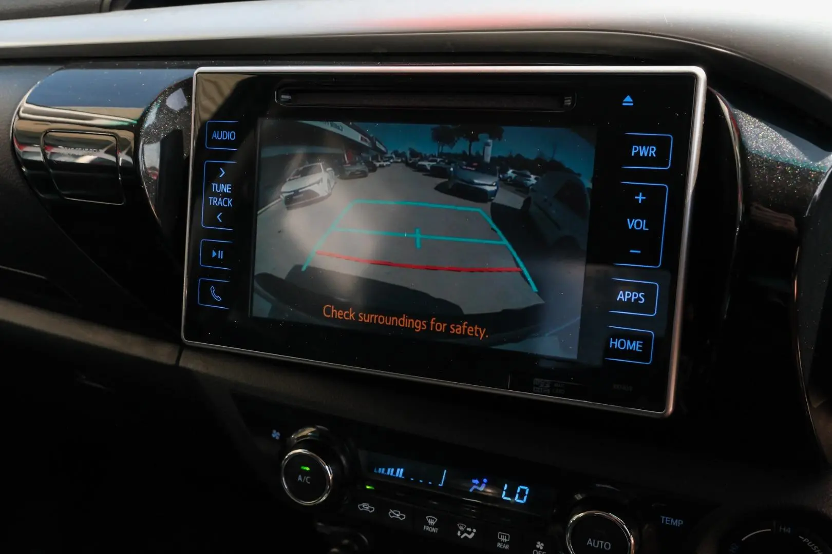 2016 Toyota Hilux Gallery Image 12