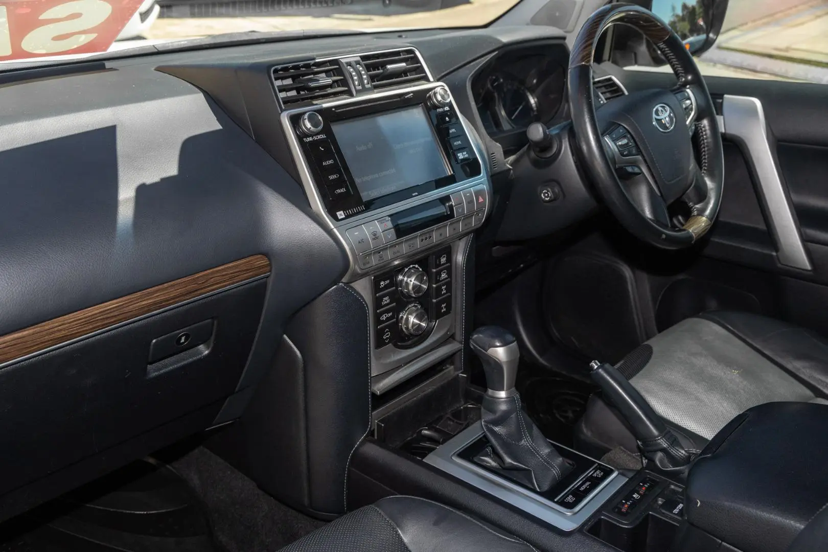 2018 Toyota Landcruiser Prado Gallery Image 8