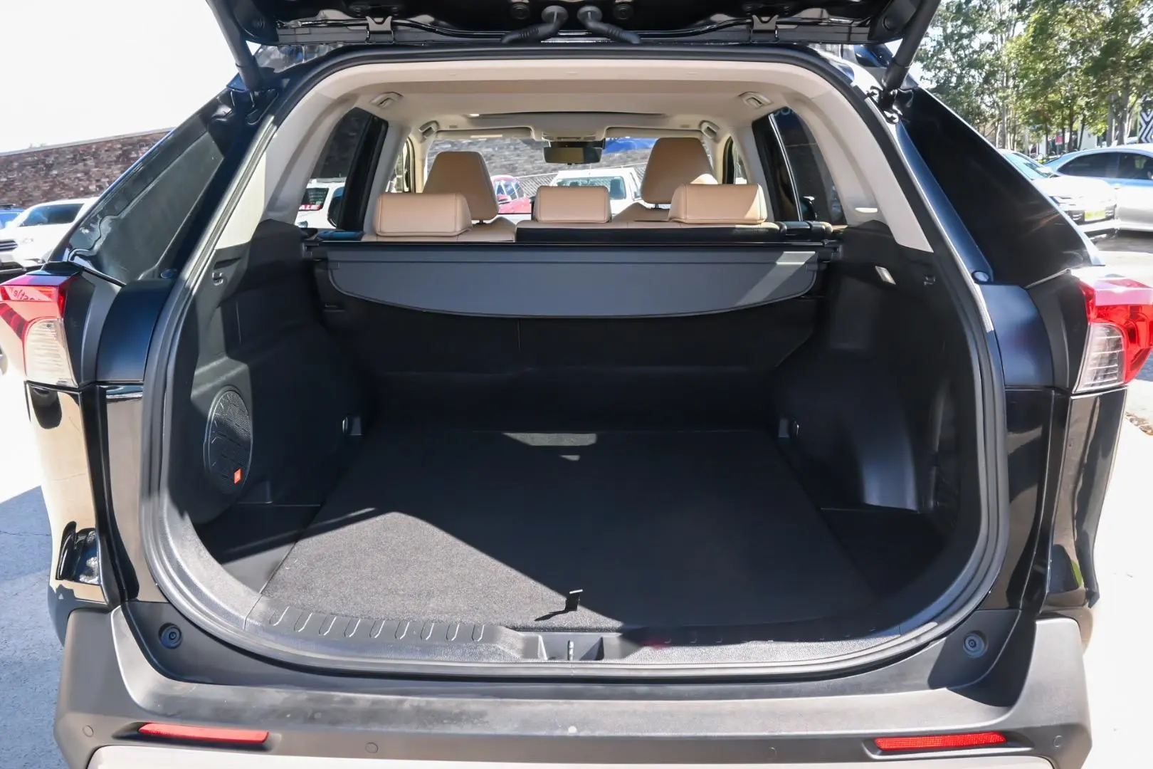 2025 Toyota RAV4 Gallery Image 24