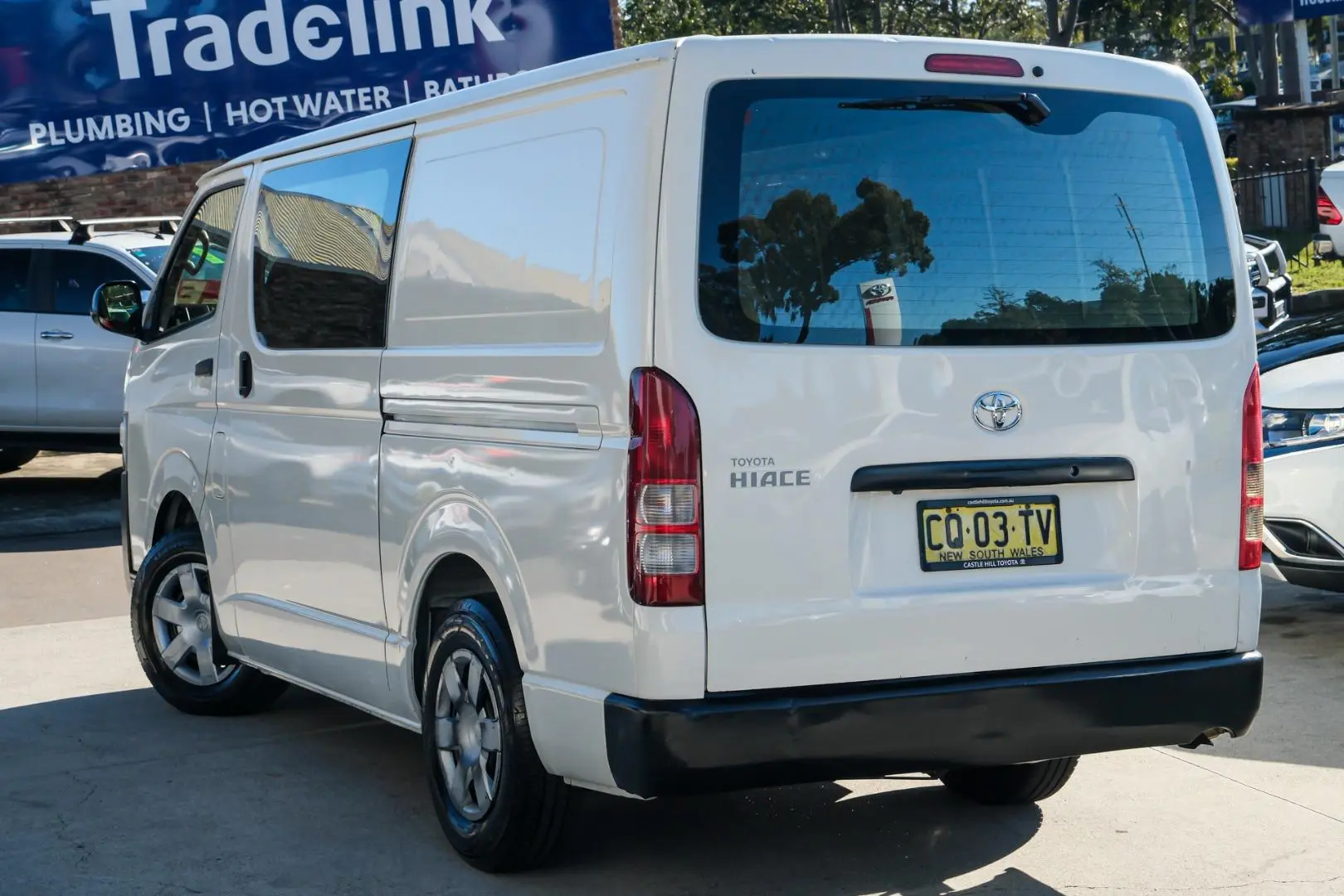 2018 Toyota Hiace Gallery Image 2