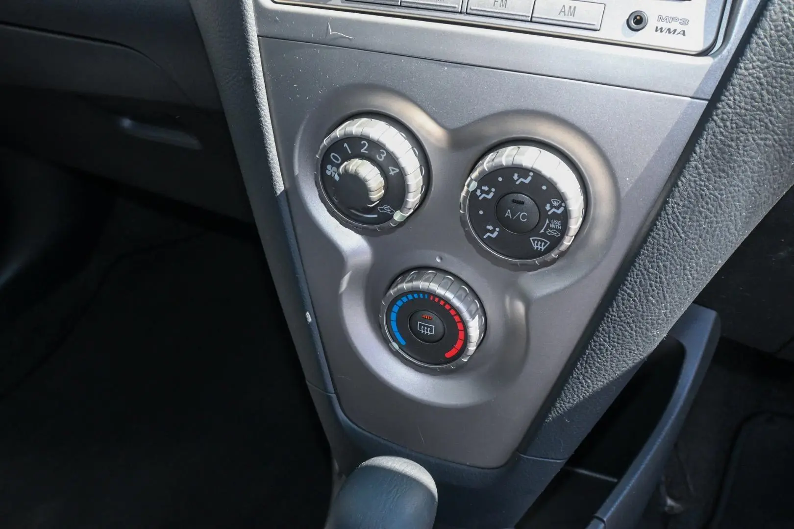 2010 Toyota Yaris Gallery Image 15