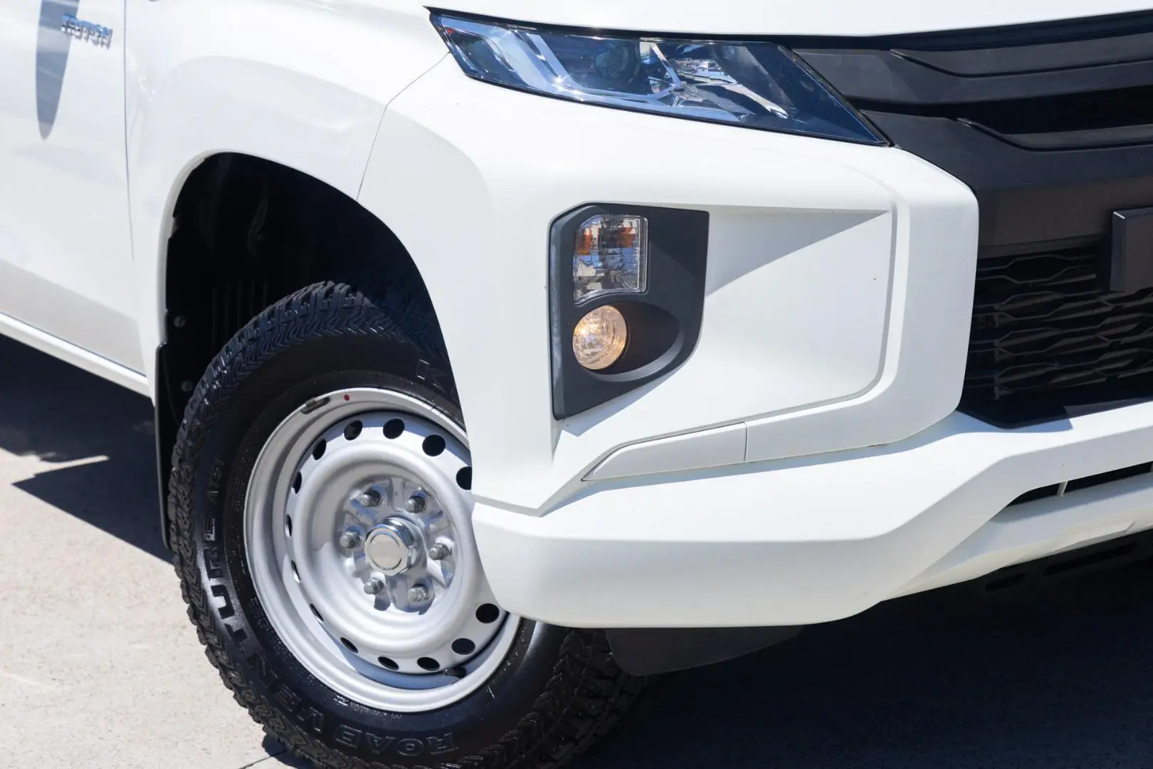 2019 Mitsubishi Triton Gallery Image 6