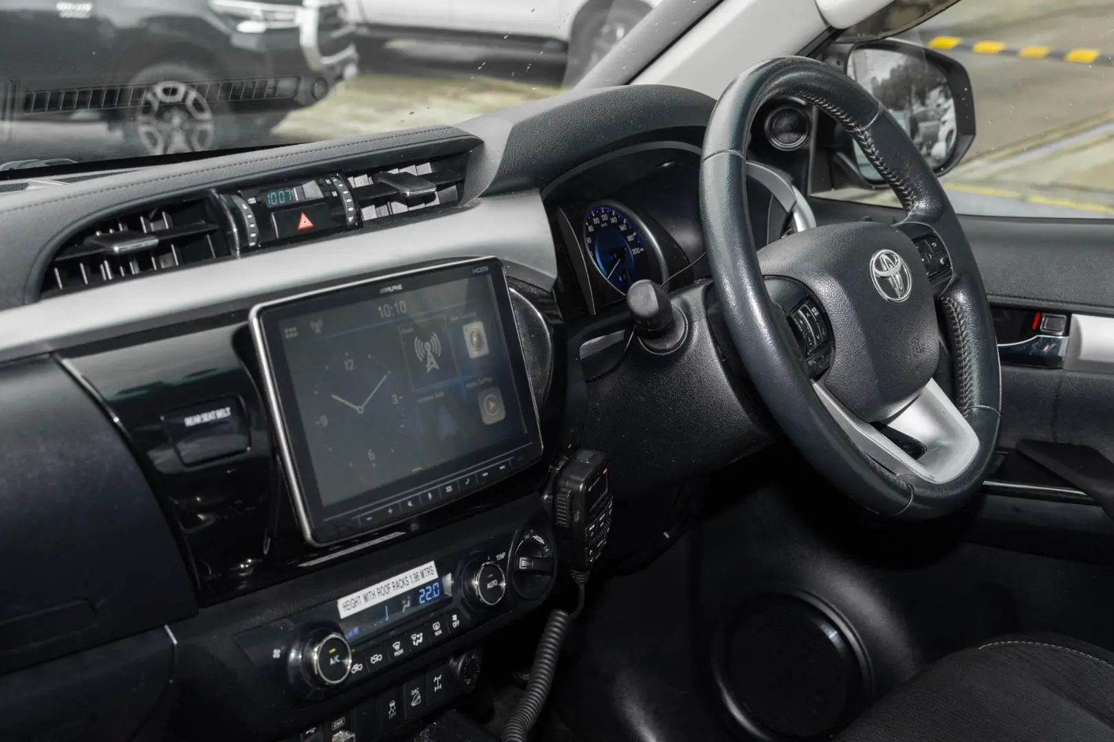 2016 Toyota Hilux Gallery Image 8