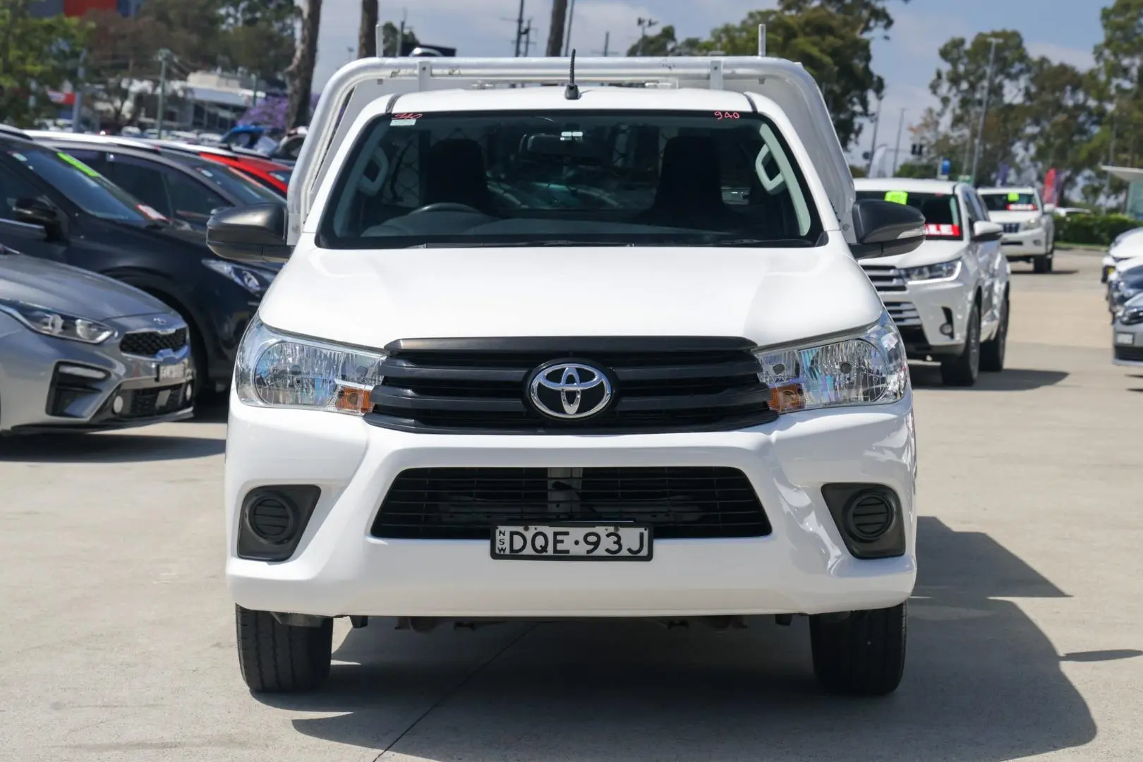 2017 Toyota Hilux Gallery Image 4