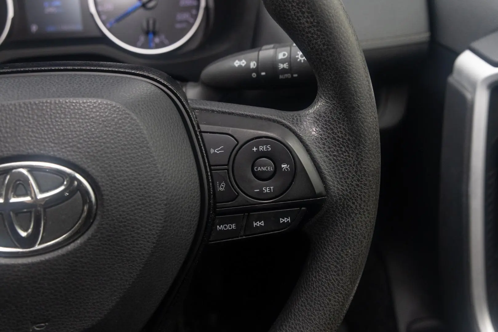 2019 Toyota RAV4 Gallery Image 12