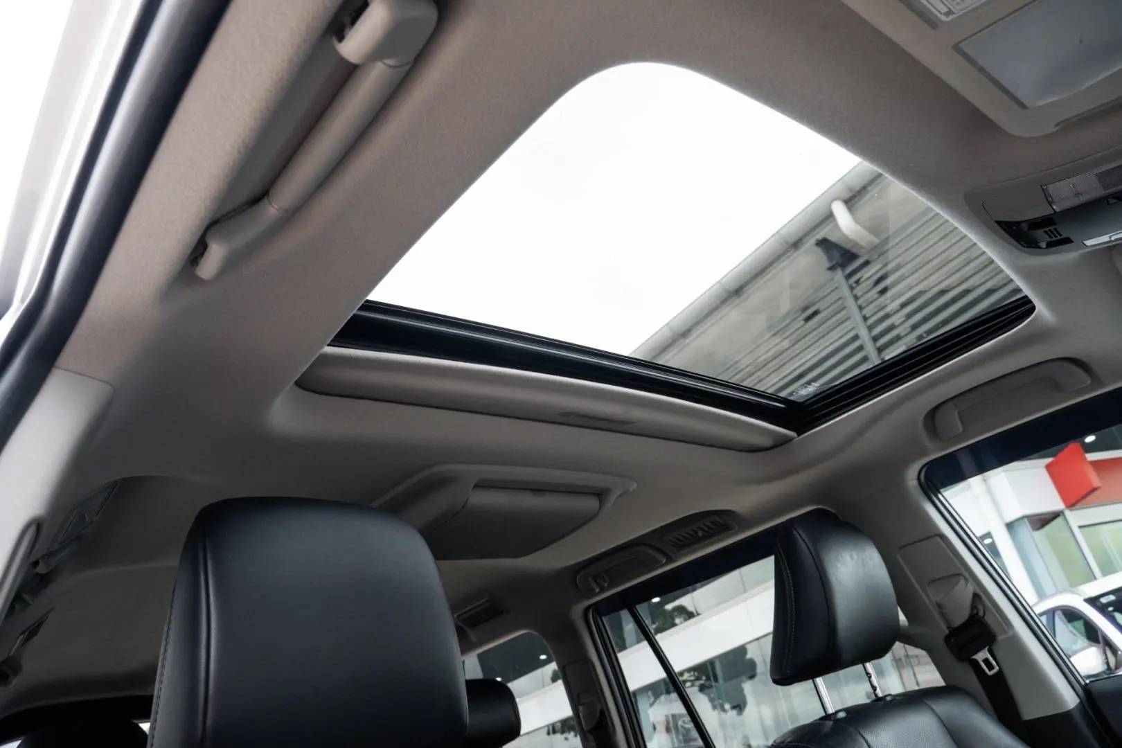 2020 Toyota Landcruiser Prado Gallery Image 17