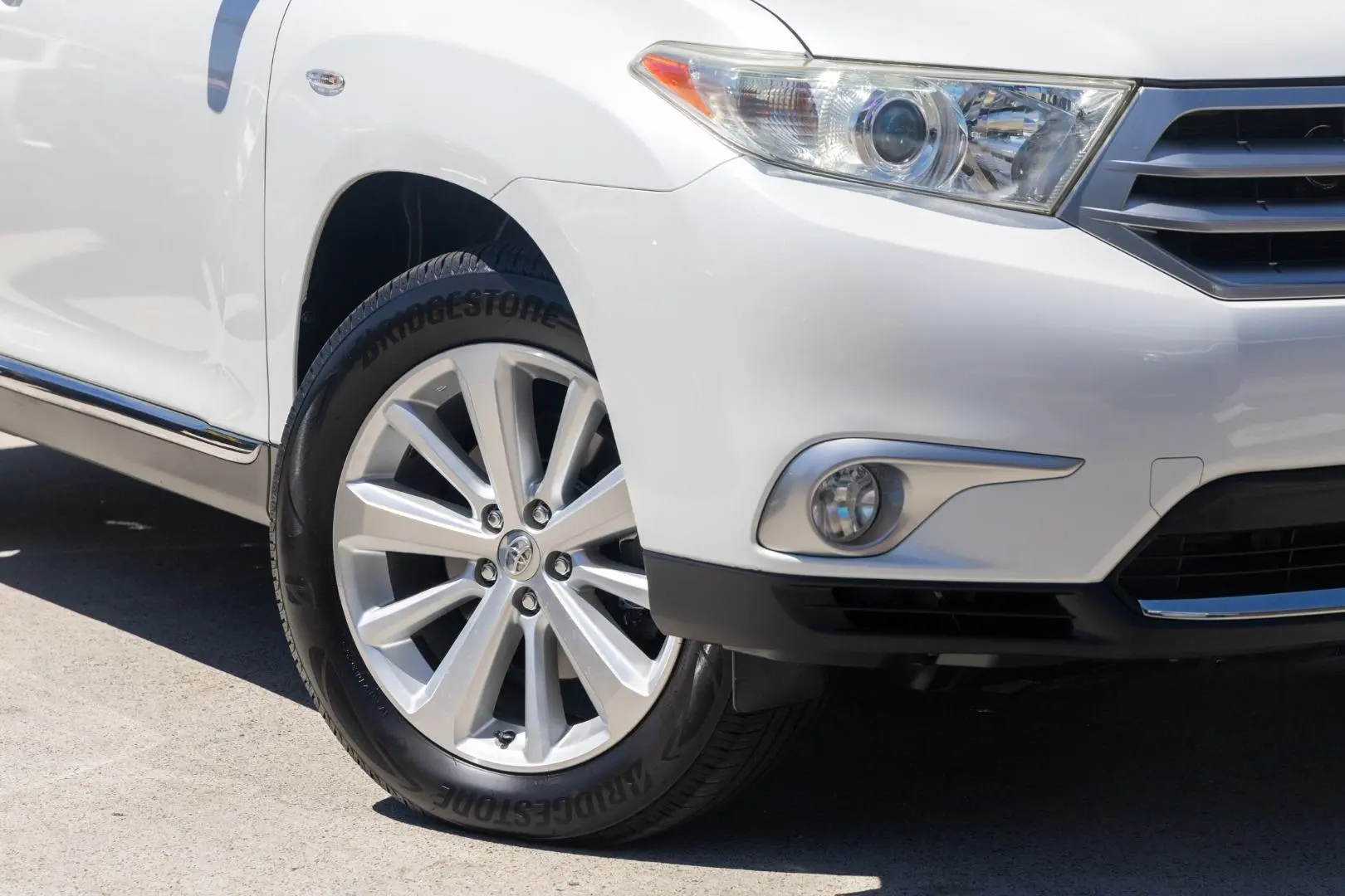 2012 Toyota Kluger Gallery Image 6