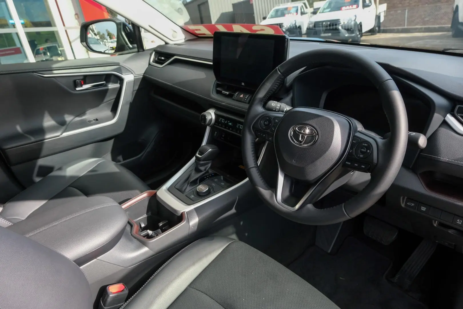 2025 Toyota RAV4 Gallery Image 7