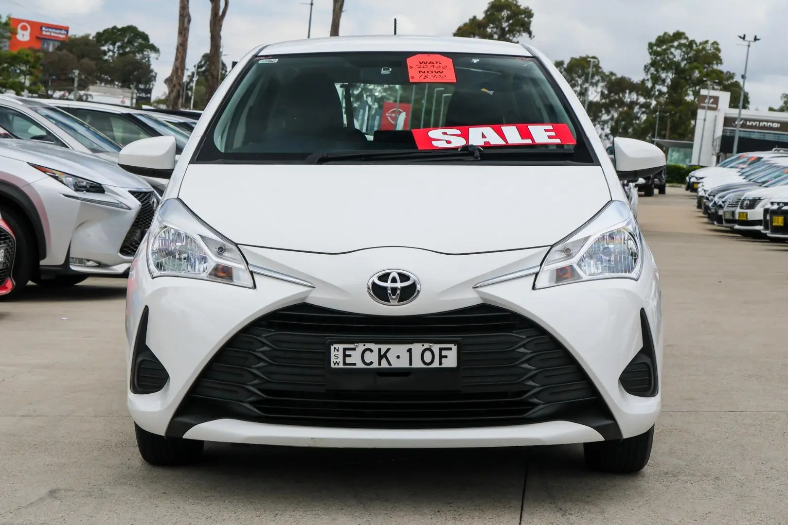 2019 Toyota Yaris Gallery Image 4