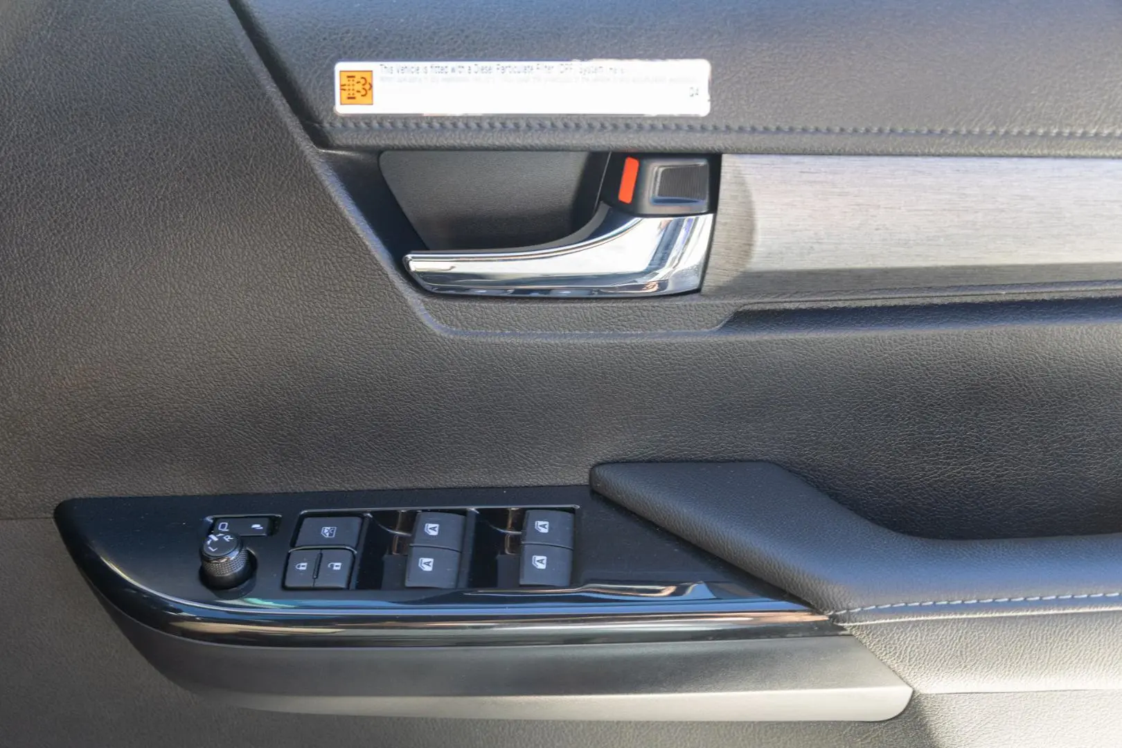 2025 Toyota Hilux Gallery Image 16