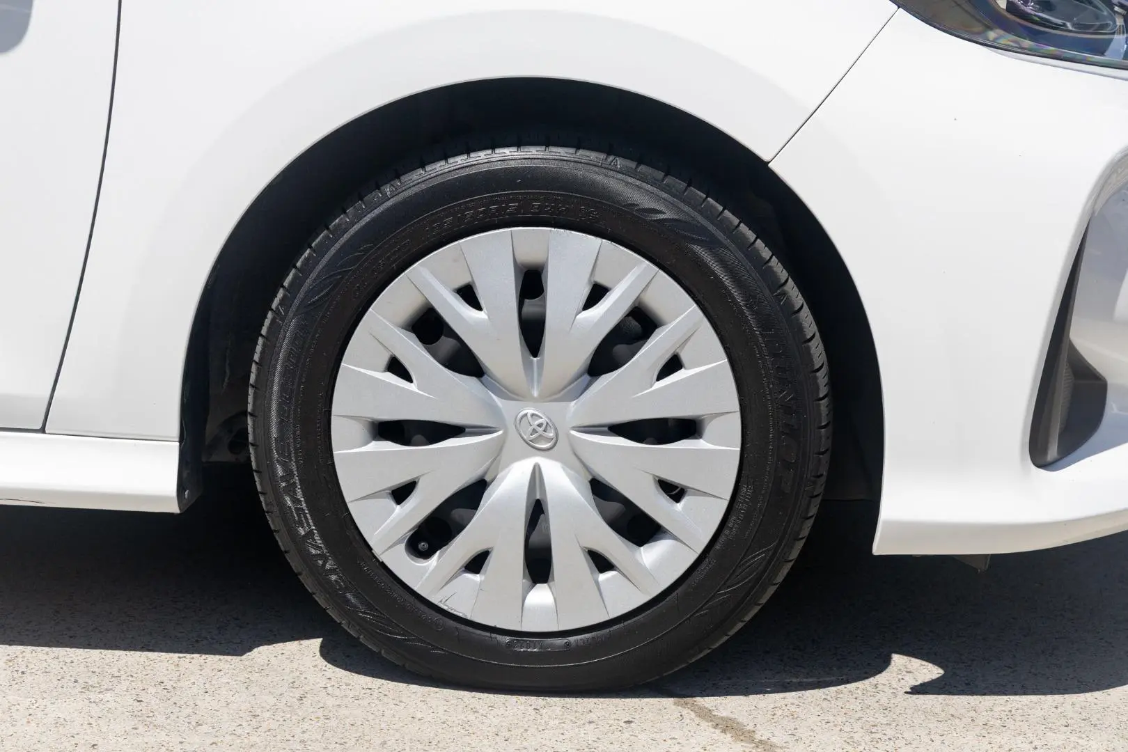 2023 Toyota Yaris Gallery Image 23