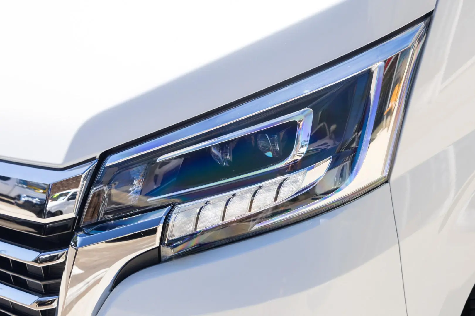 2023 Toyota Granvia Gallery Image 16