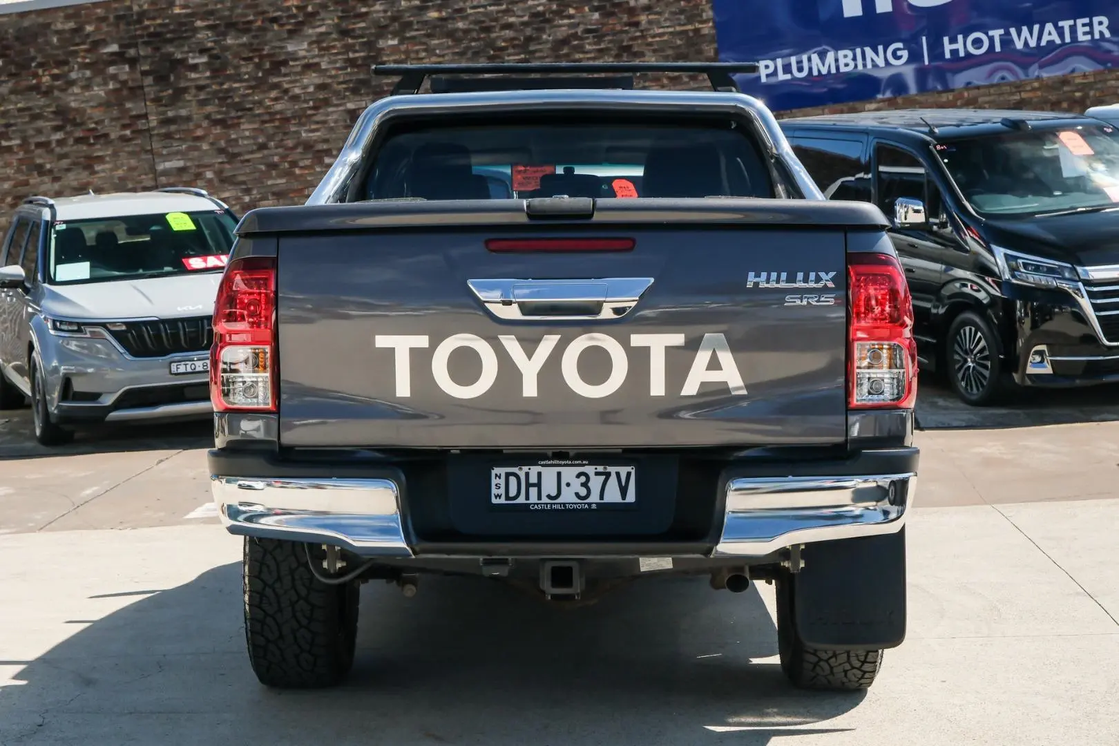2016 Toyota Hilux Gallery Image 5