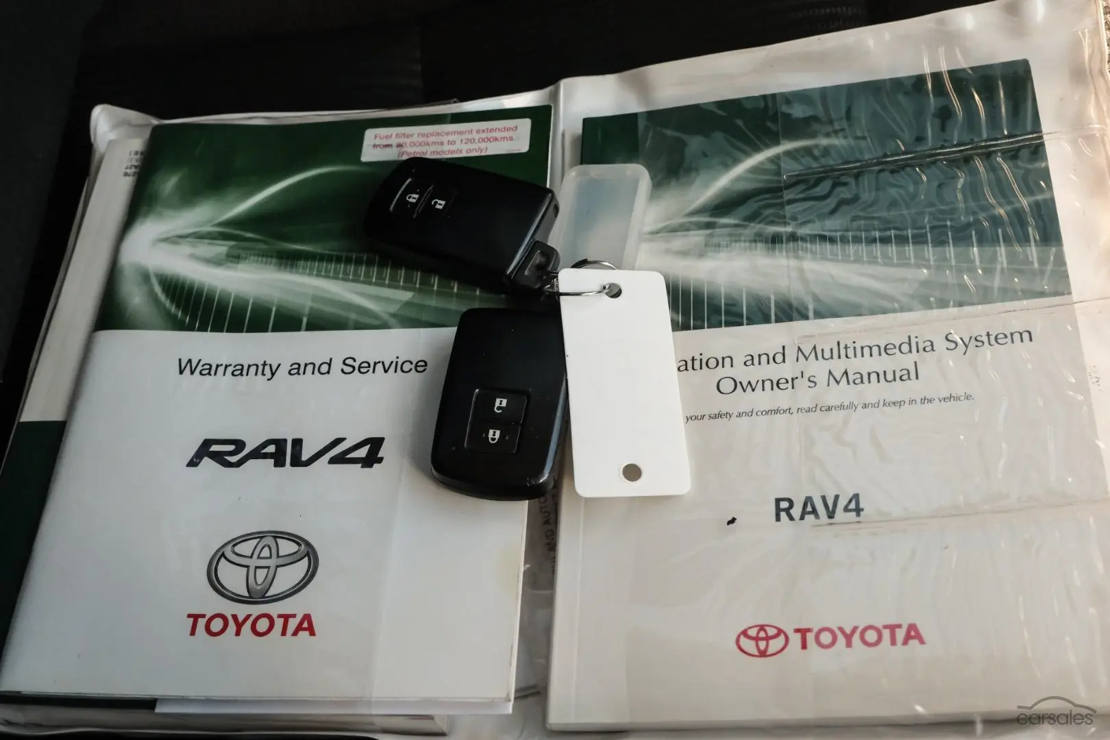 2015 Toyota RAV4 Image 17