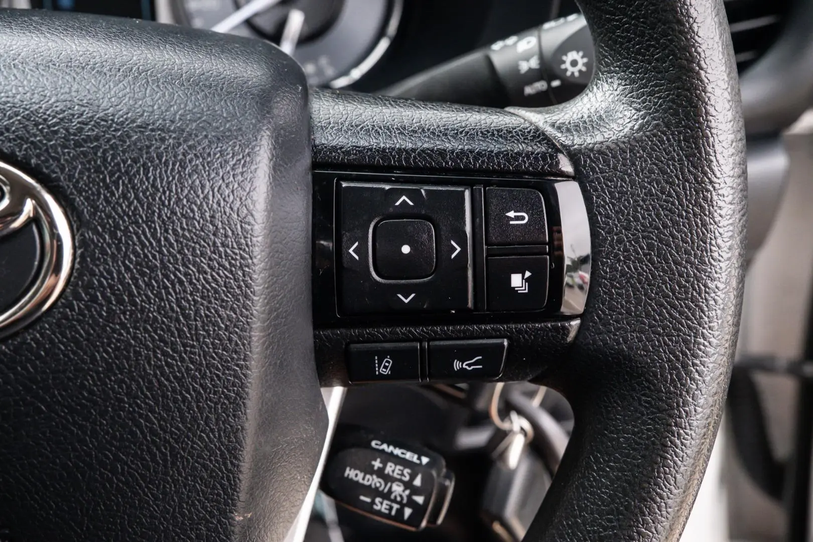 2022 Toyota Hilux Gallery Image 15