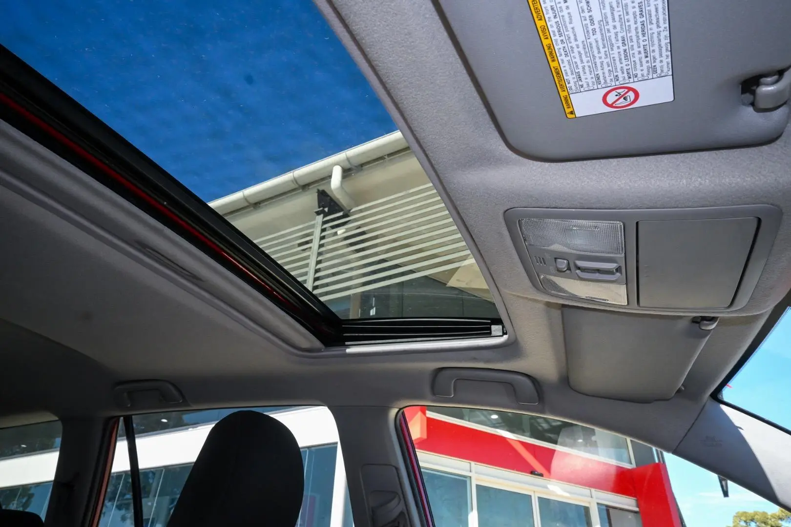2012 Toyota RAV4 Gallery Image 11
