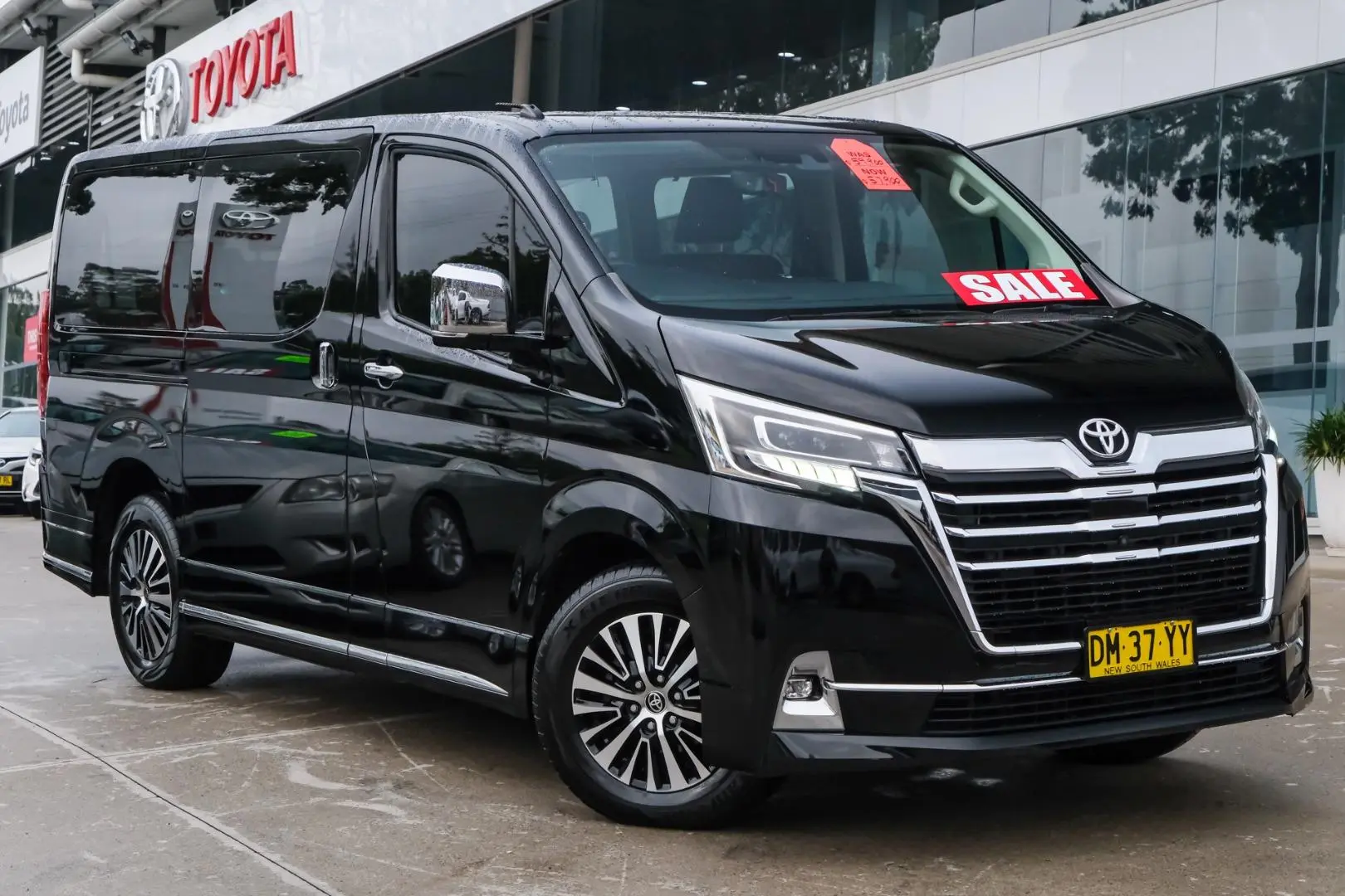 2019 Toyota Granvia Gallery Image 1
