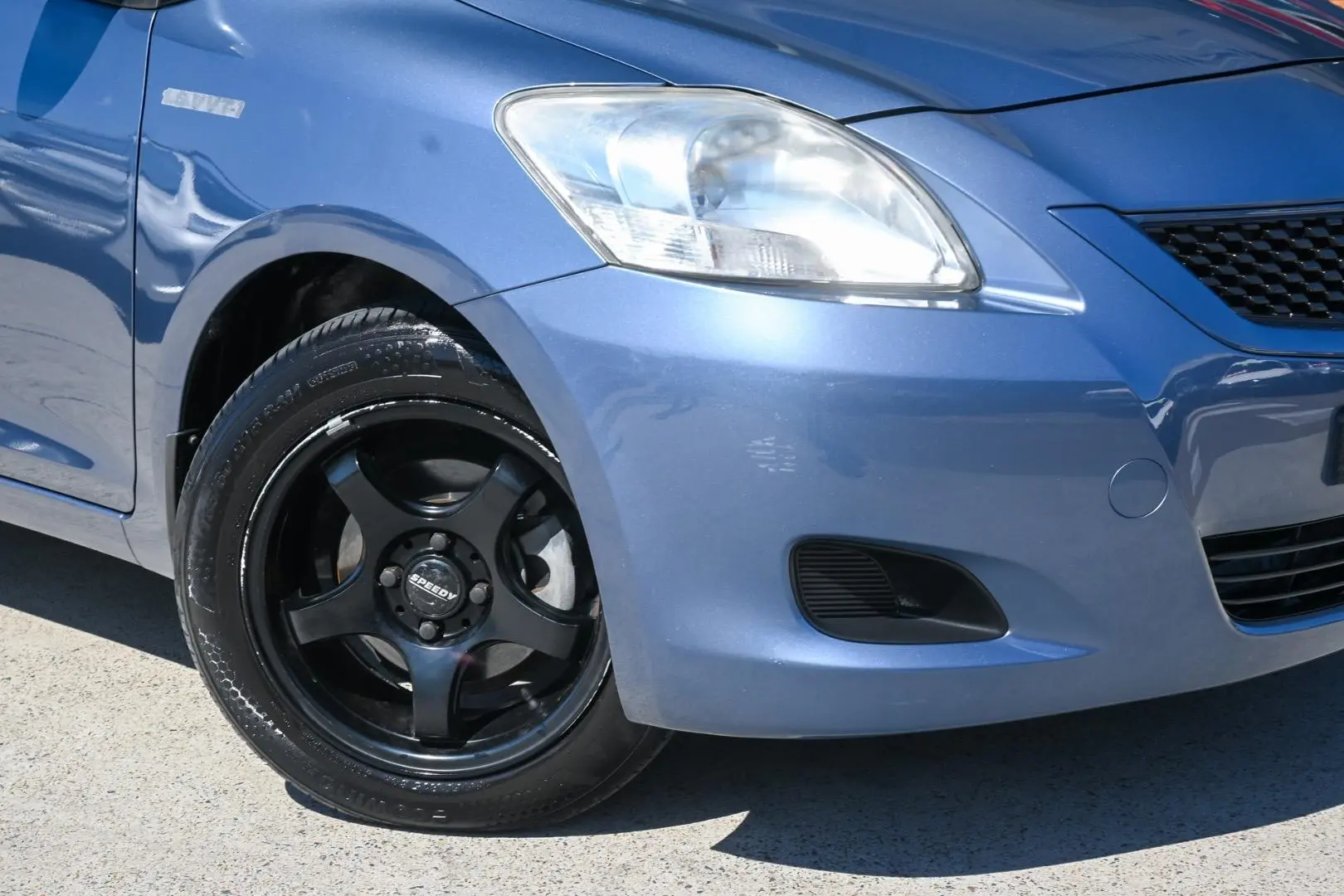 2010 Toyota Yaris Gallery Image 6