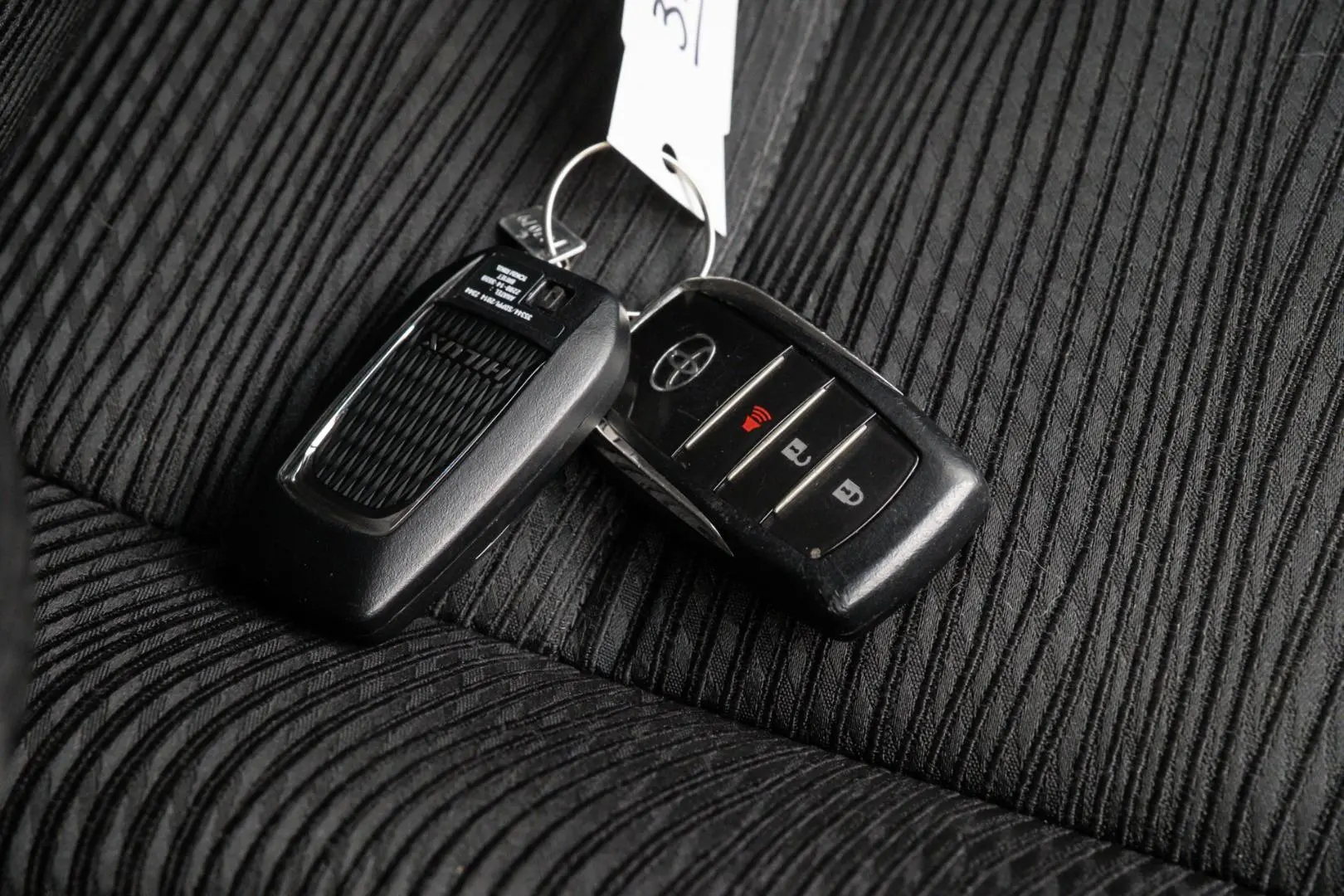 2017 Toyota Hilux Gallery Image 15