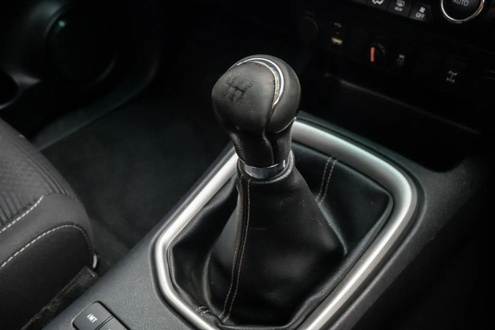 2017 Toyota Hilux Gallery Image 11