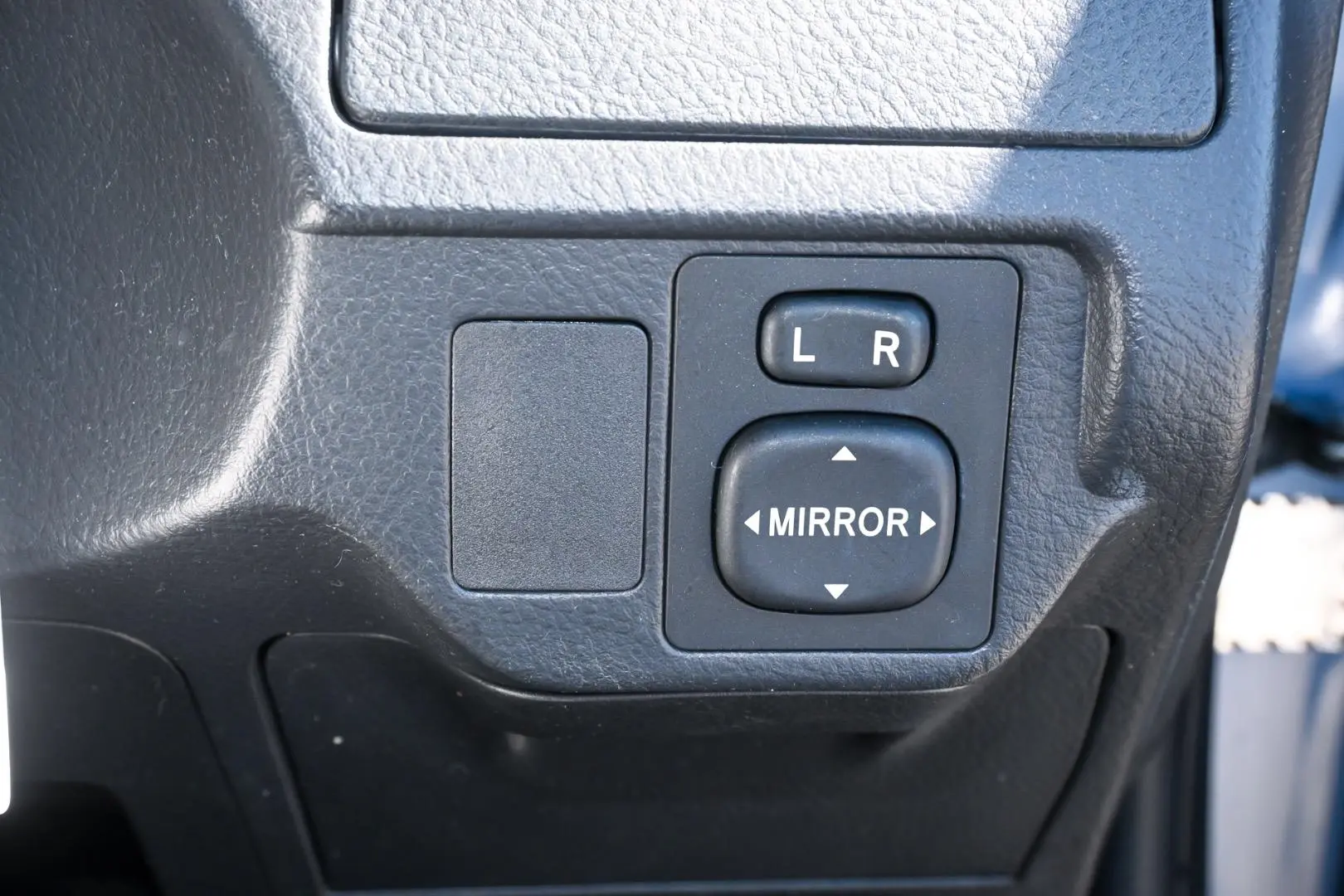 2010 Toyota Yaris Gallery Image 18