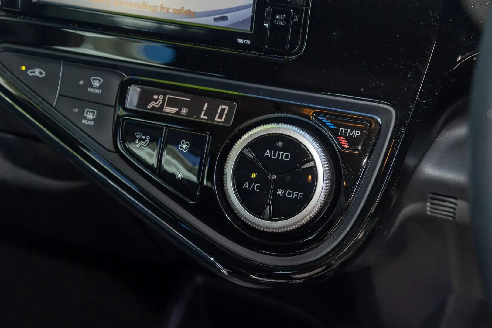 2019 Toyota Prius C Gallery Image 12