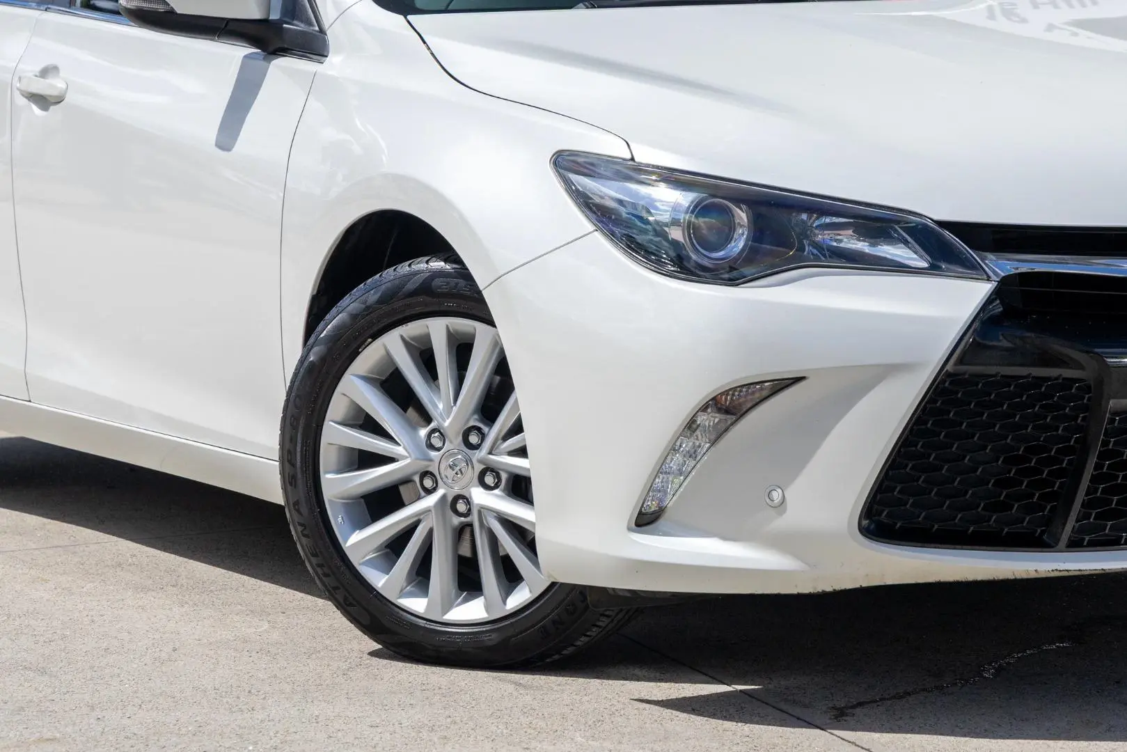 2016 Toyota Camry Gallery Image 6