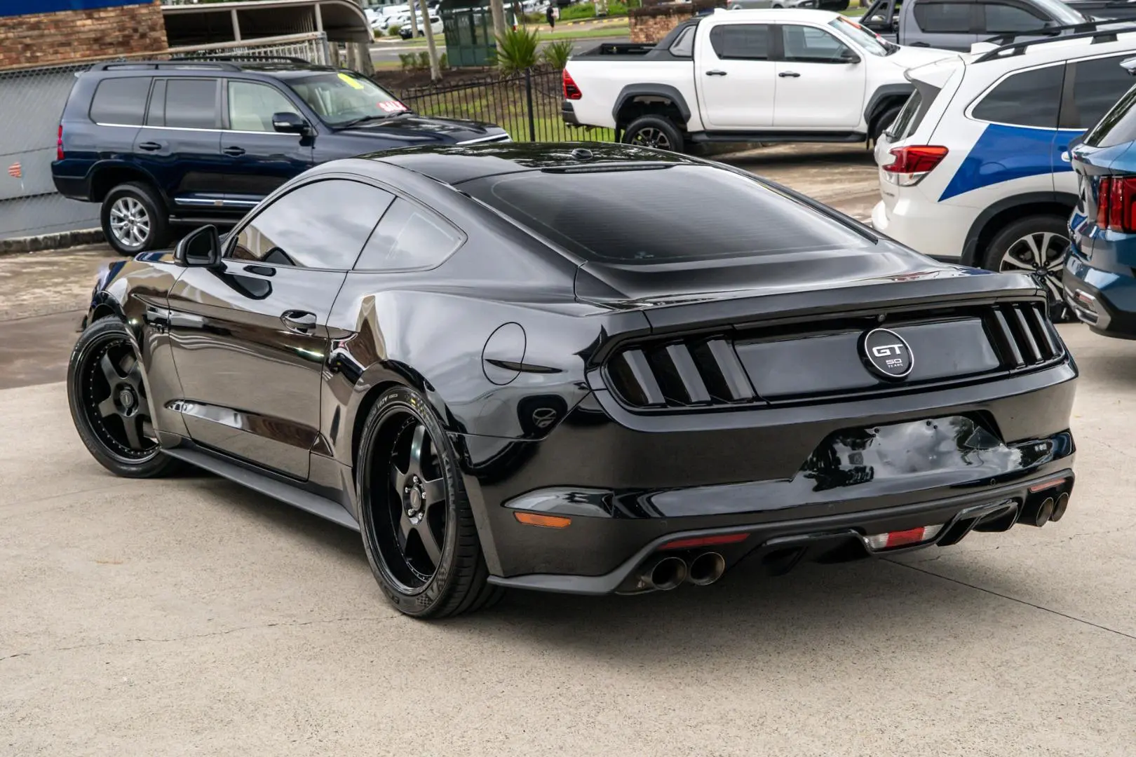 2017 Ford Mustang Gallery Image 2