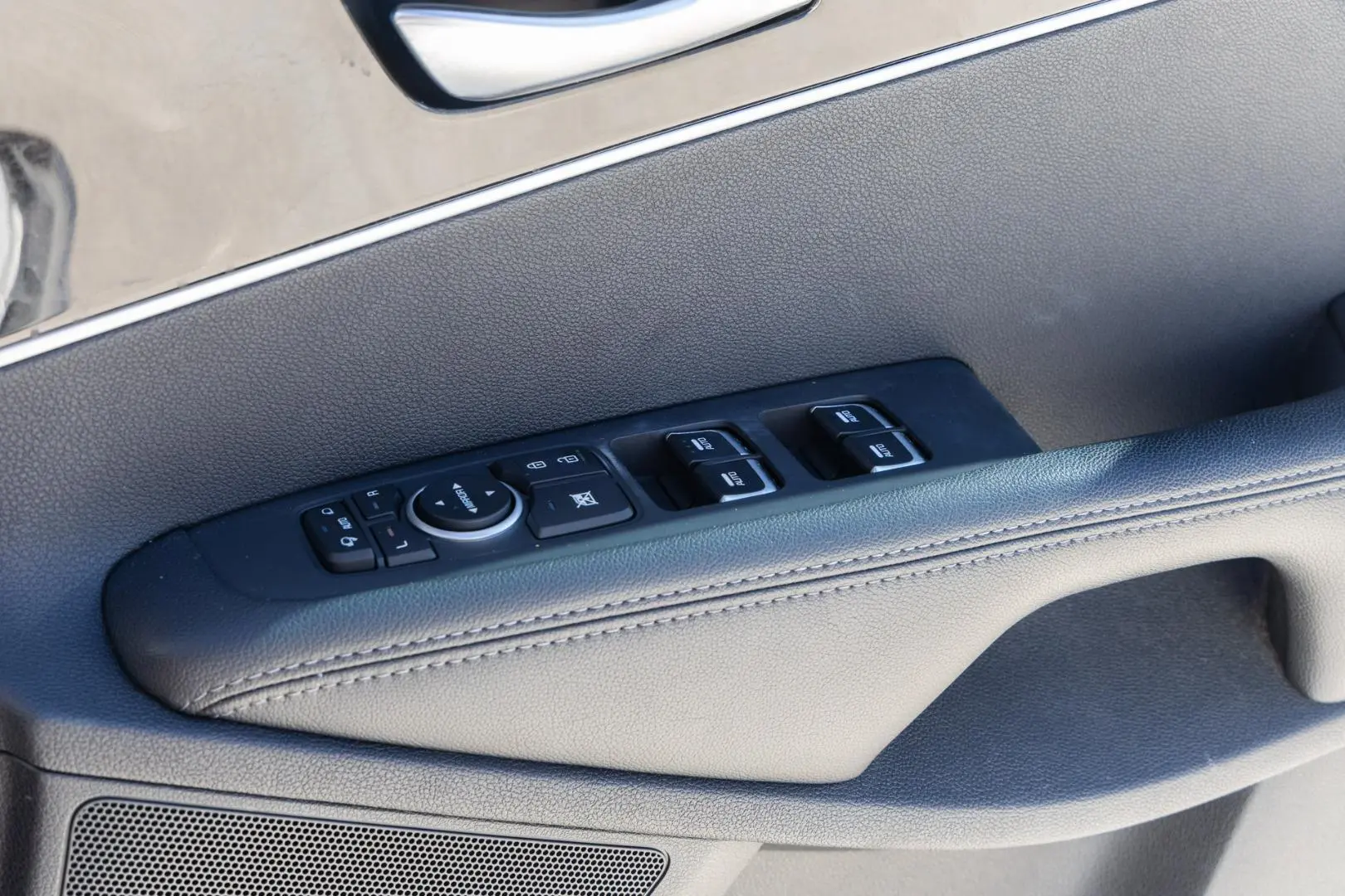 2017 Kia Sorento Gallery Image 16