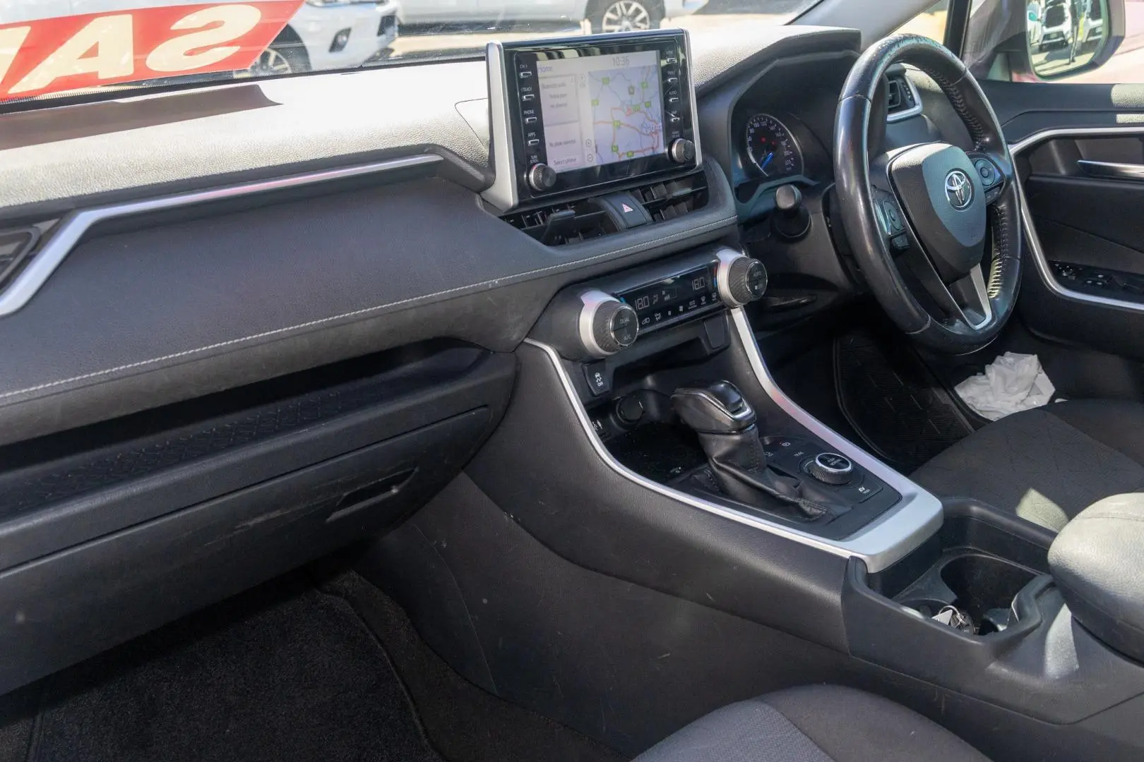 2019 Toyota RAV4 Gallery Image 8