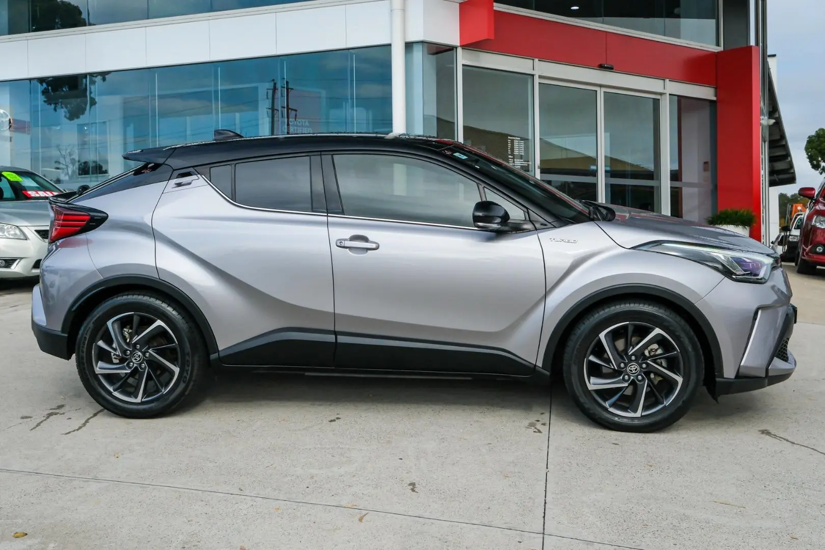 2021 Toyota C-HR Gallery Image 3
