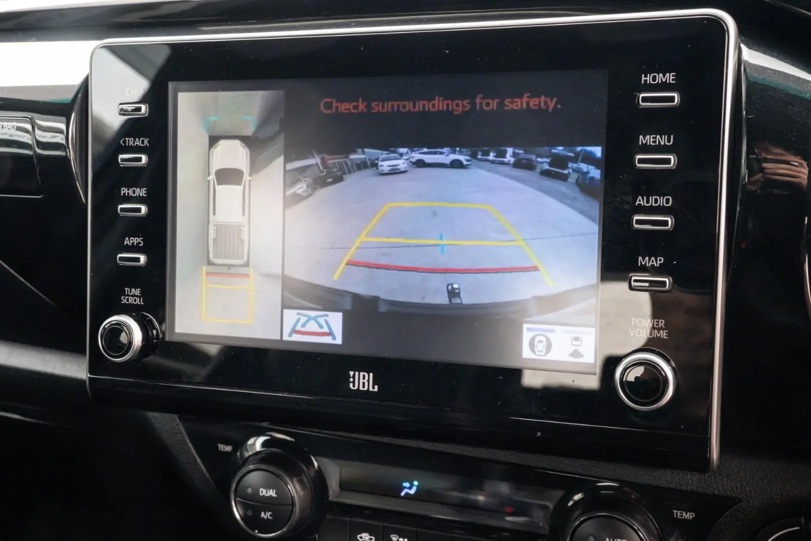 2023 Toyota Hilux Gallery Image 12