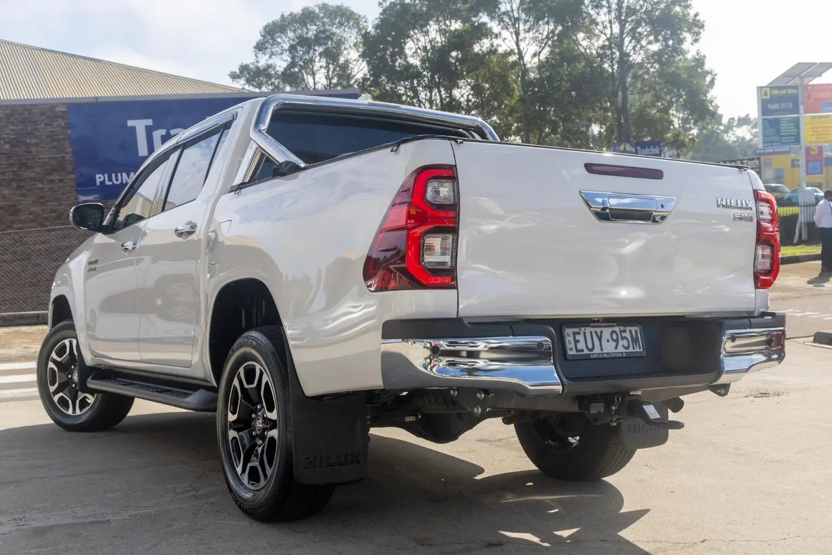 2022 Toyota Hilux Gallery Image 2