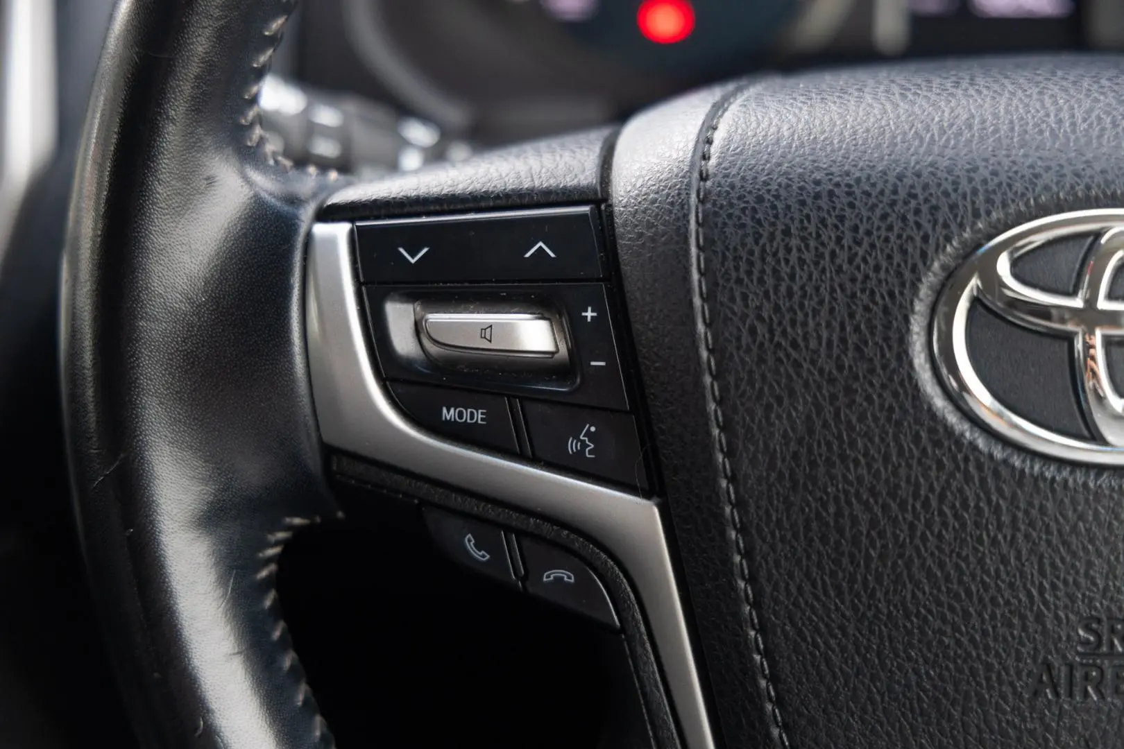 2019 Toyota Landcruiser Prado Gallery Image 14