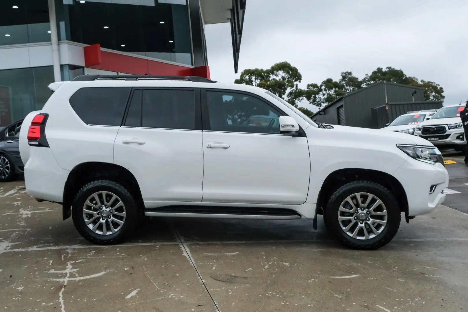2021 Toyota Landcruiser Prado Gallery Image 3