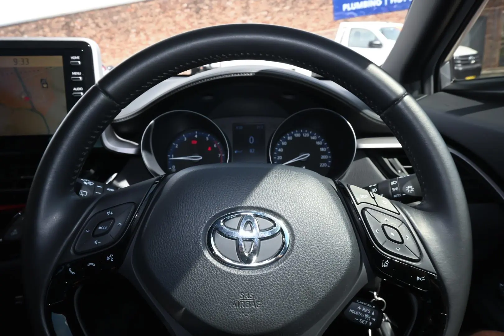 2020 Toyota C-HR Gallery Image 11