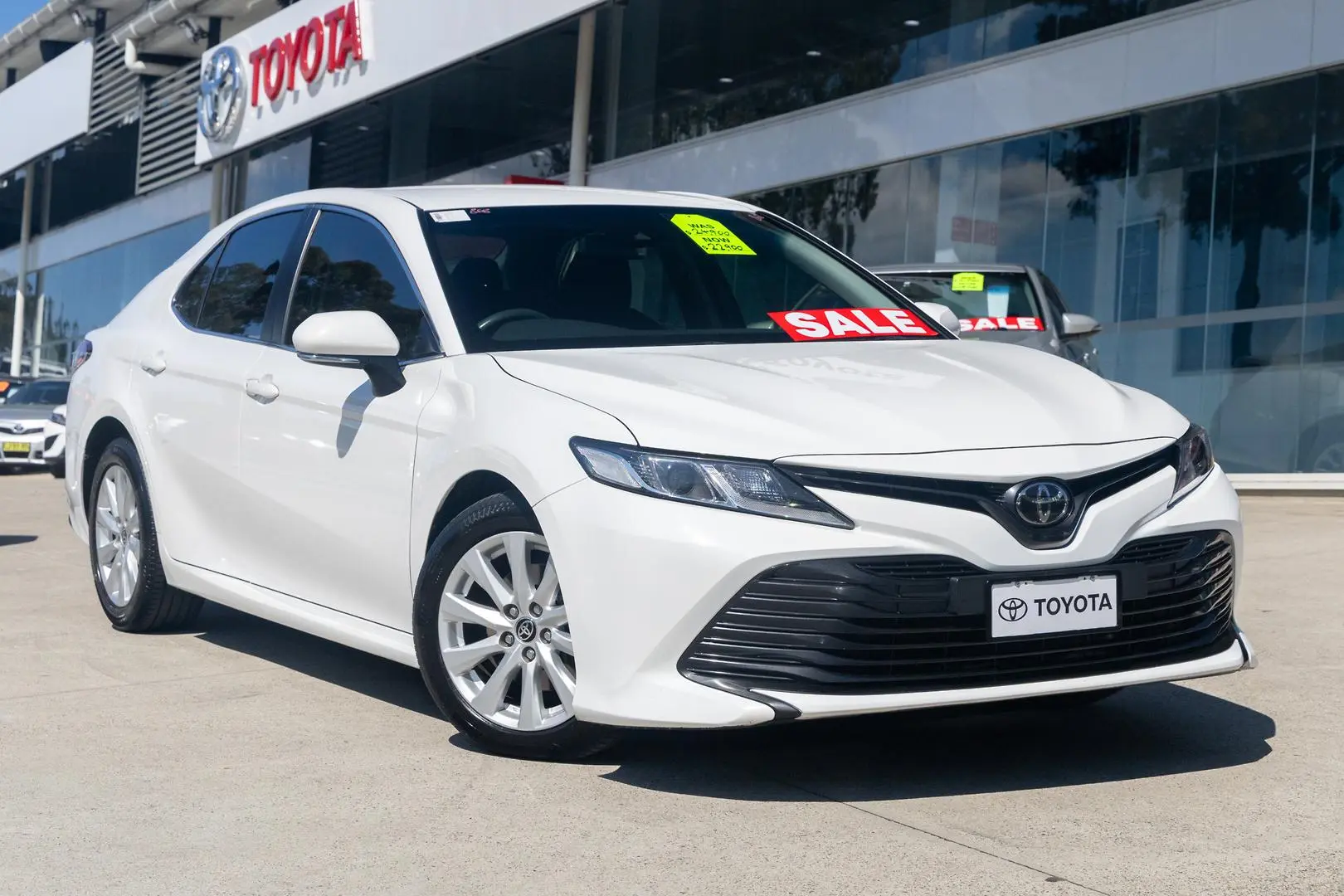 2020 Toyota Camry Gallery Image 4