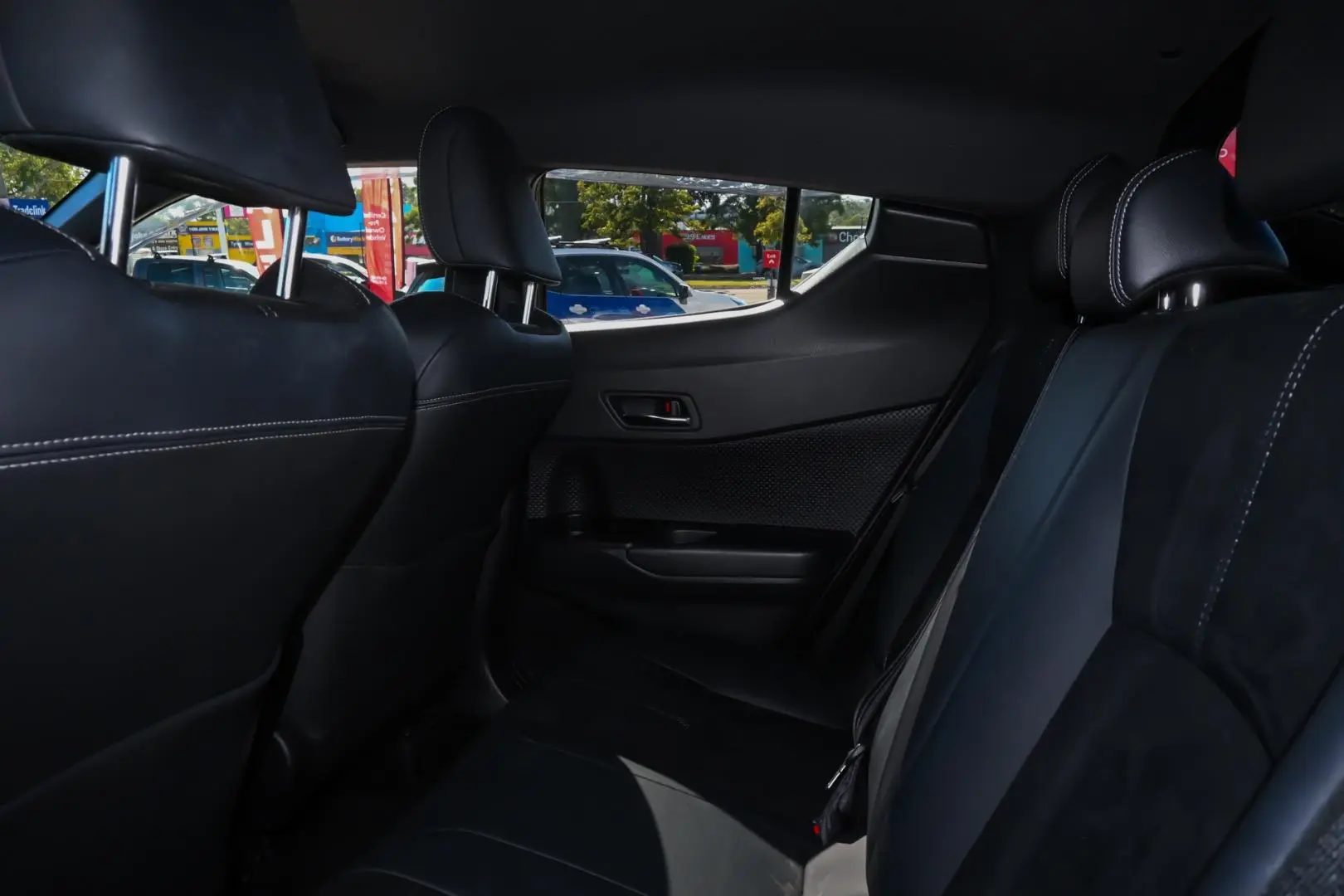 2021 Toyota C-HR Gallery Image 9