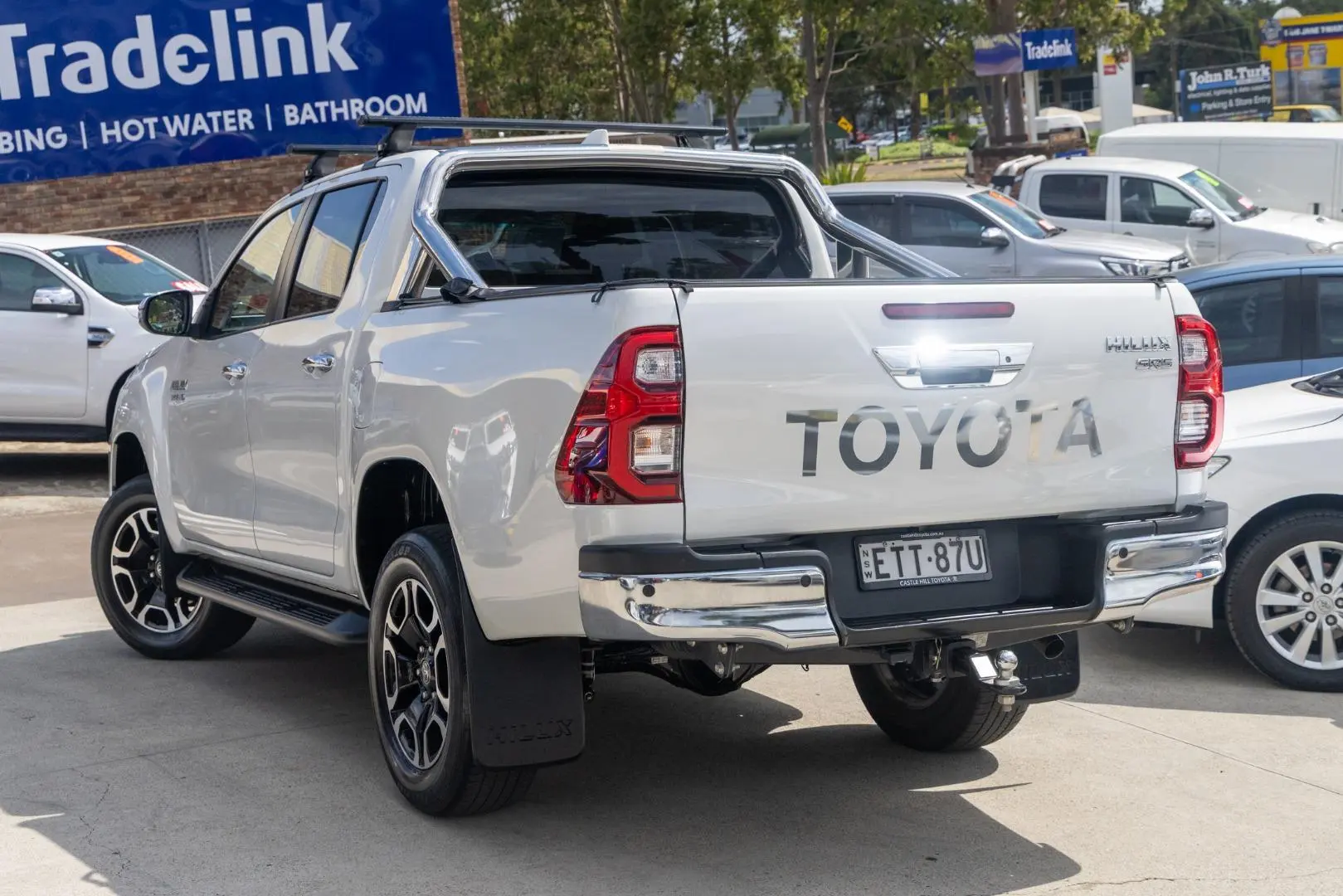 2022 Toyota Hilux Gallery Image 2