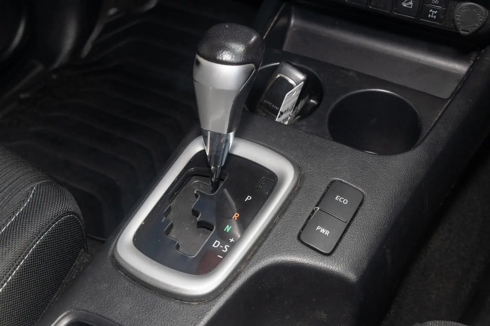 2022 Toyota Hilux Gallery Image 17