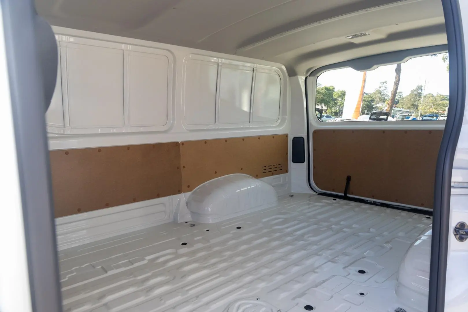 2024 Toyota Hiace Gallery Image 9