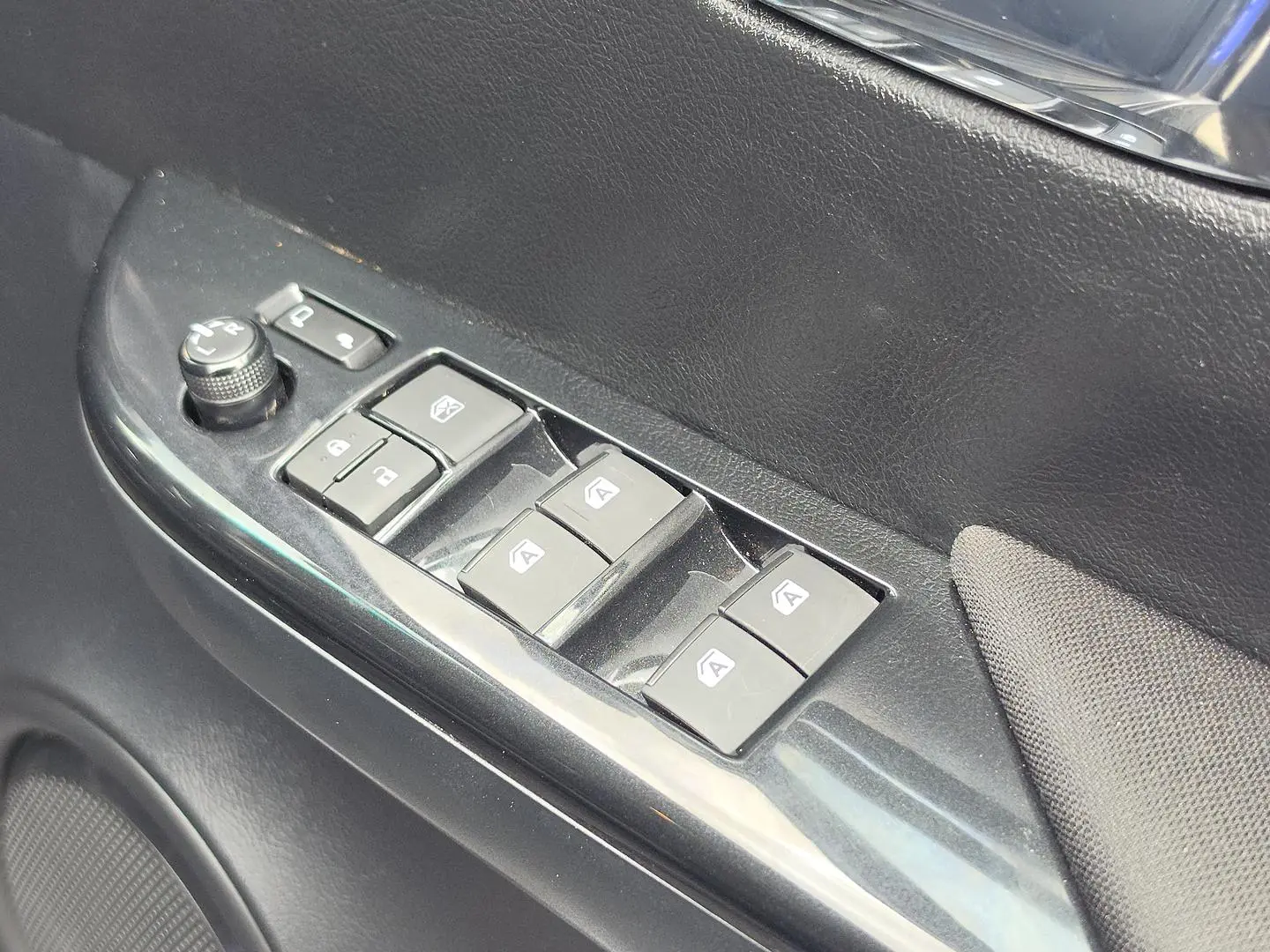 2025 Toyota Hilux Gallery Image 20