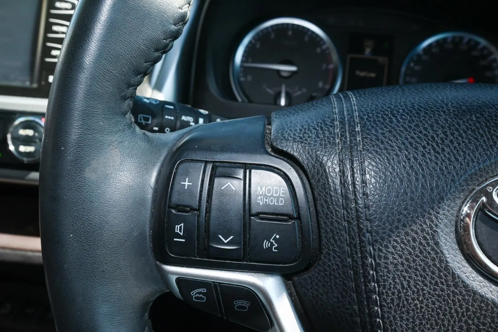 2016 Toyota Kluger Gallery Image 13