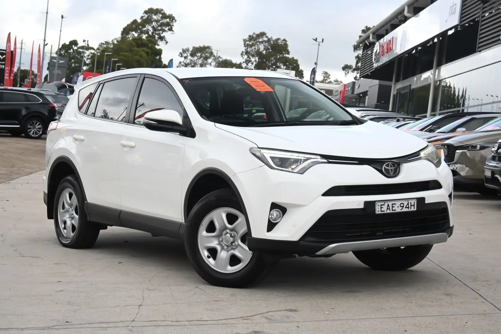 2017 Toyota RAV4 Image