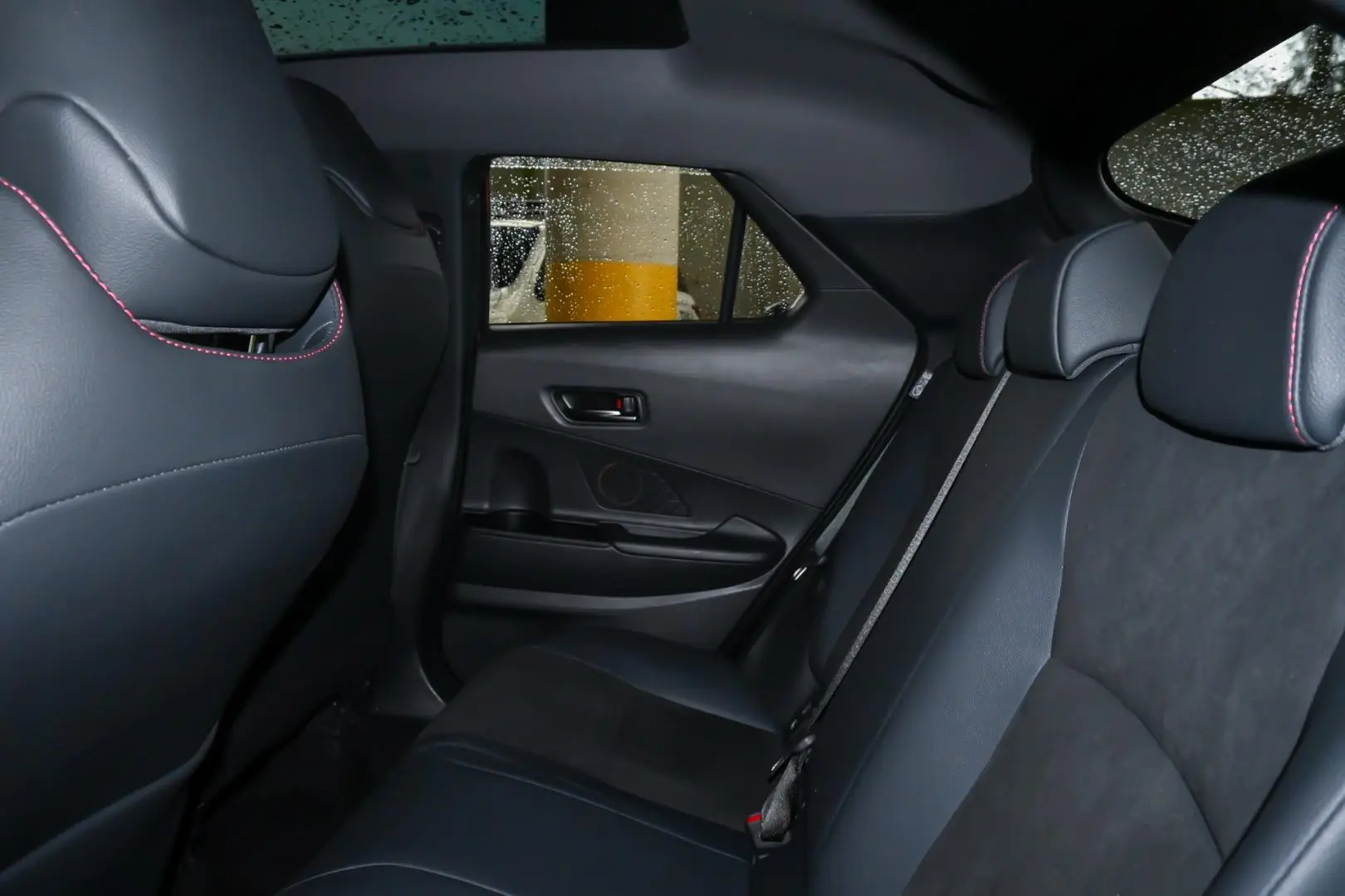 2025 Toyota C-HR Gallery Image 9