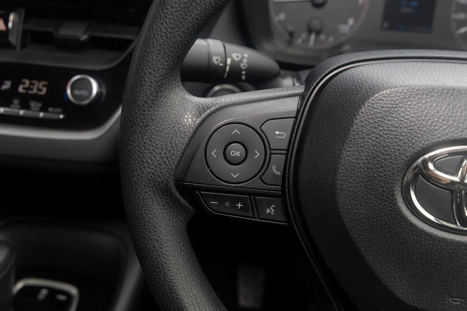 2022 Toyota Corolla Gallery Image 11