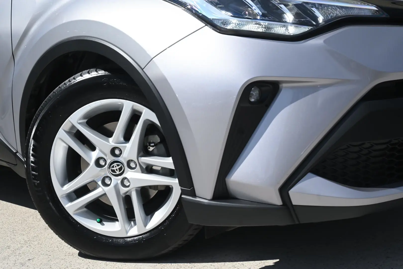 2020 Toyota C-HR Gallery Image 6