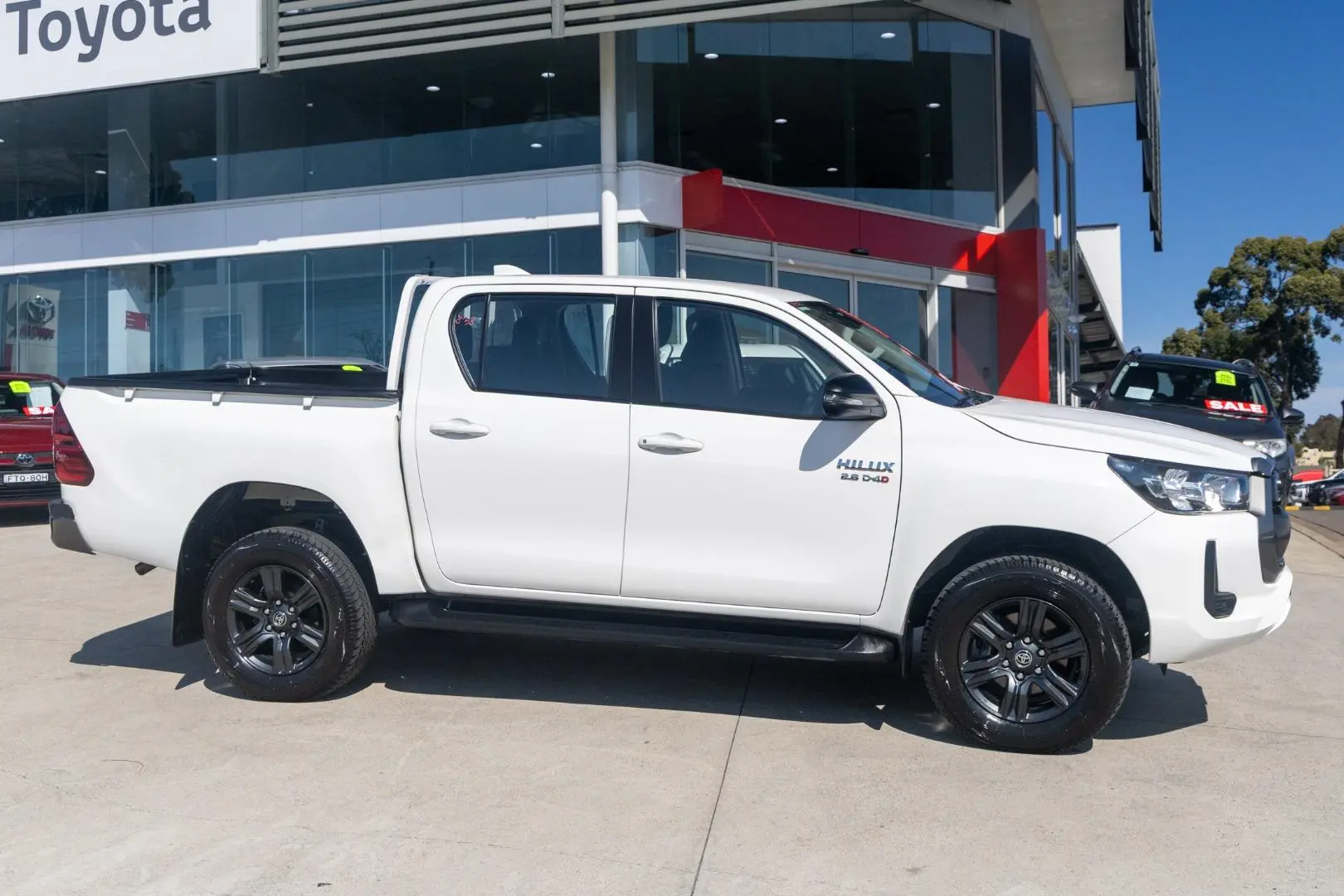 2024 Toyota Hilux Gallery Image 3