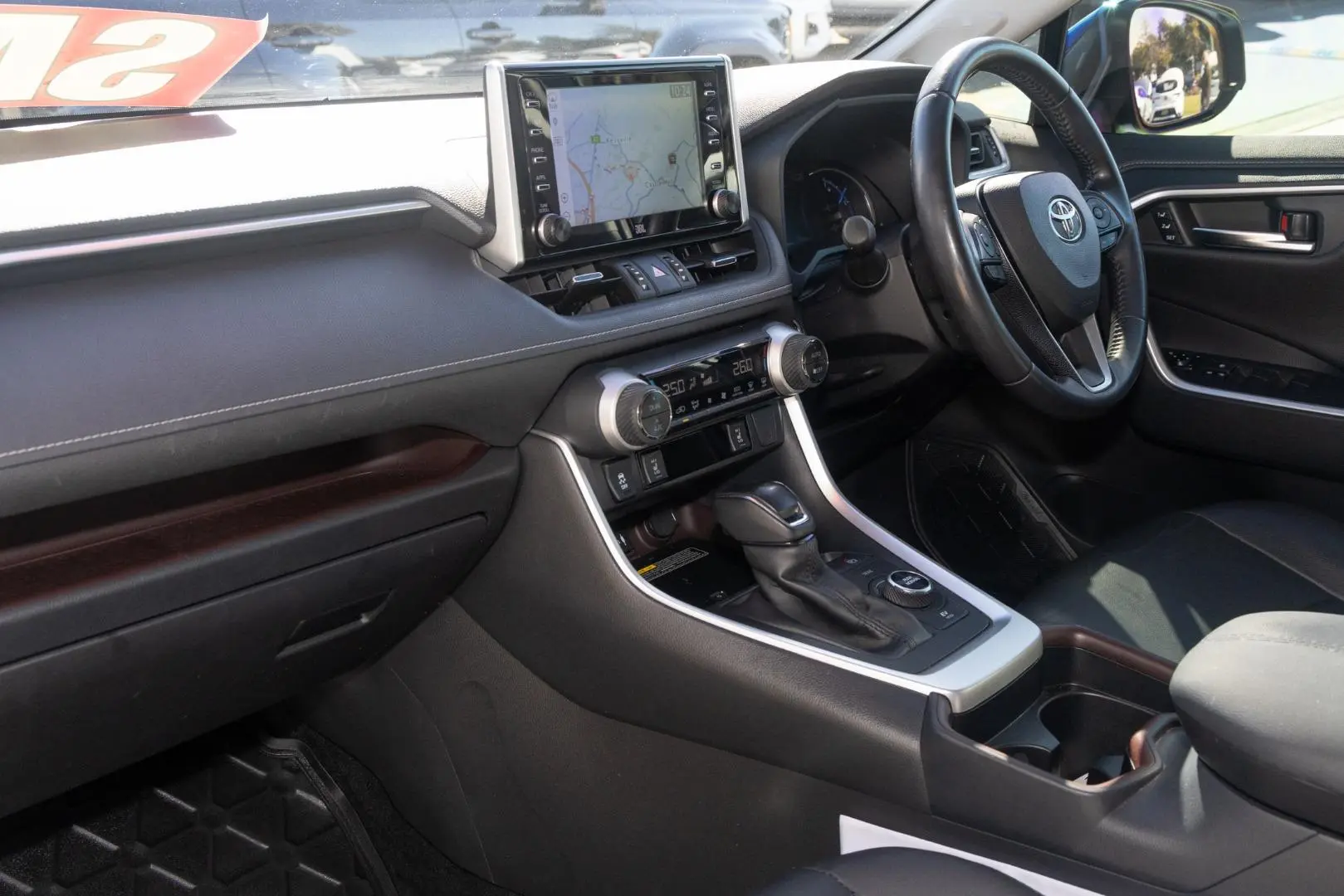2019 Toyota RAV4 Gallery Image 8
