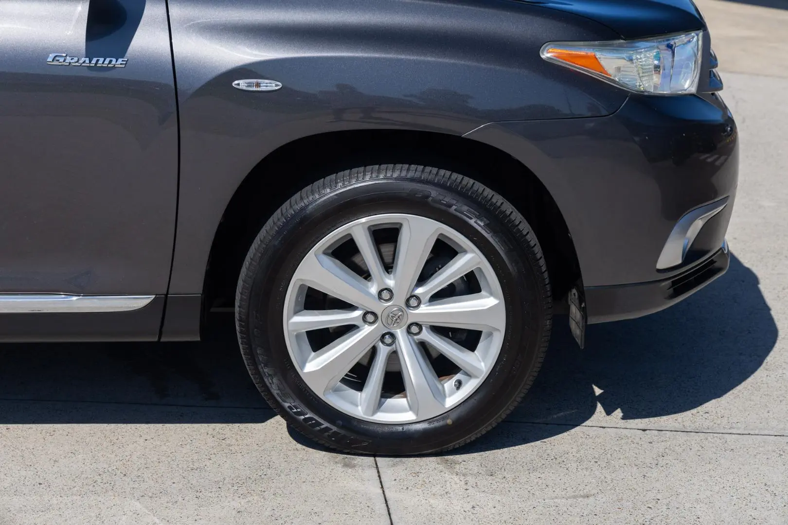 2012 Toyota Kluger Gallery Image 21